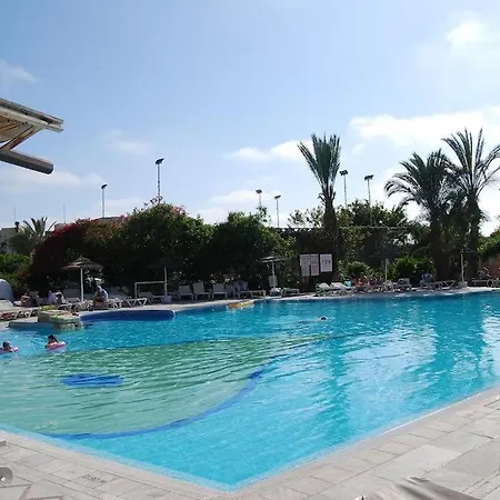 Complex House Near The Casa vacanze Paphos
